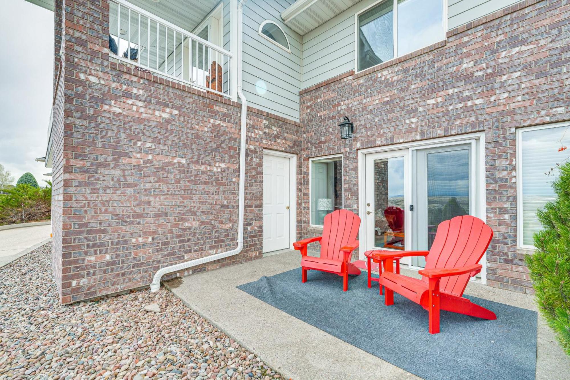 Inviting Great Falls Home With Wraparound Deck! 외부 사진