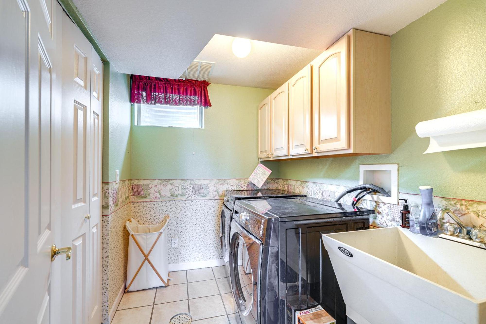 Inviting Great Falls Home With Wraparound Deck! 외부 사진