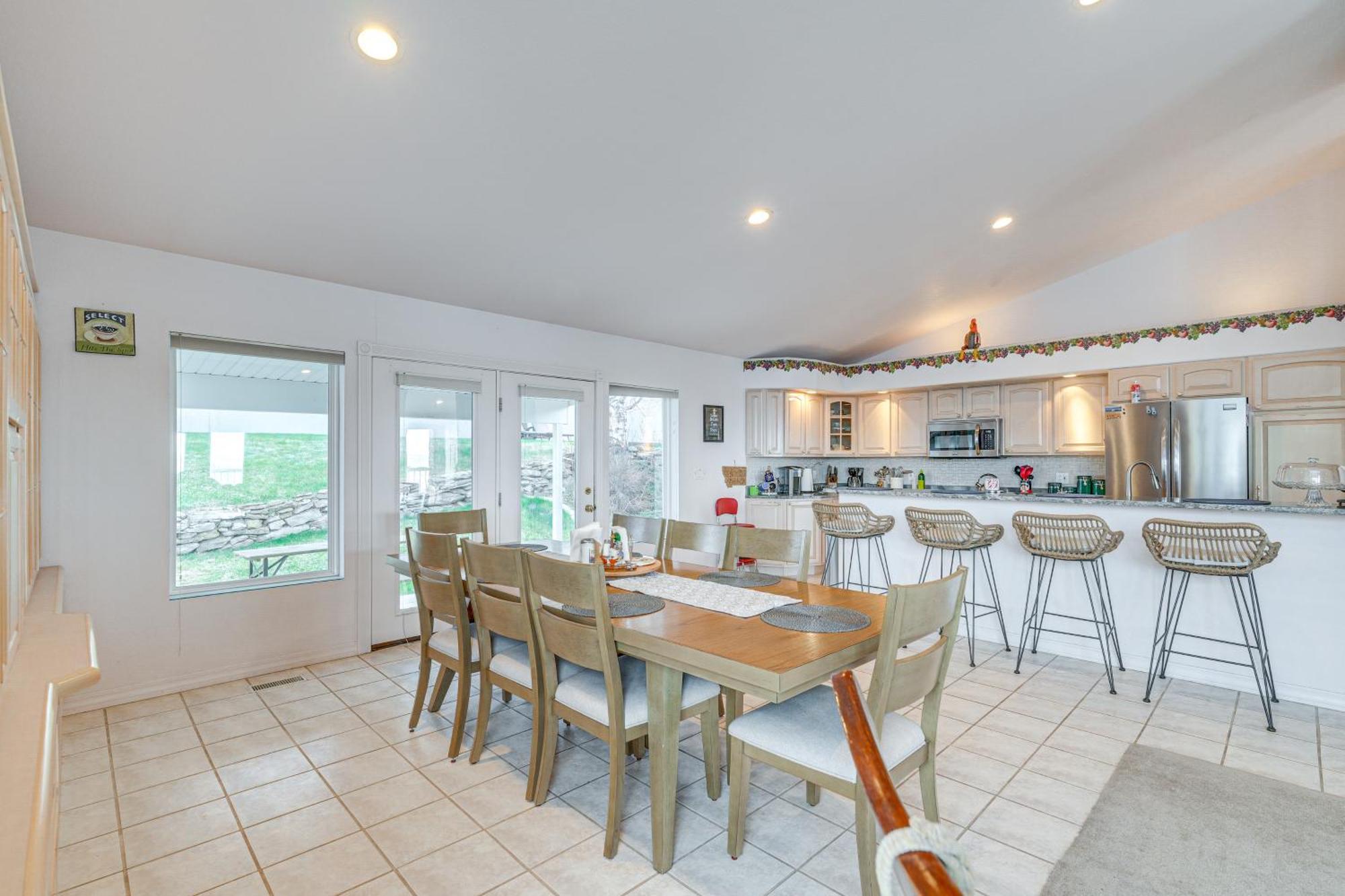 Inviting Great Falls Home With Wraparound Deck! 외부 사진