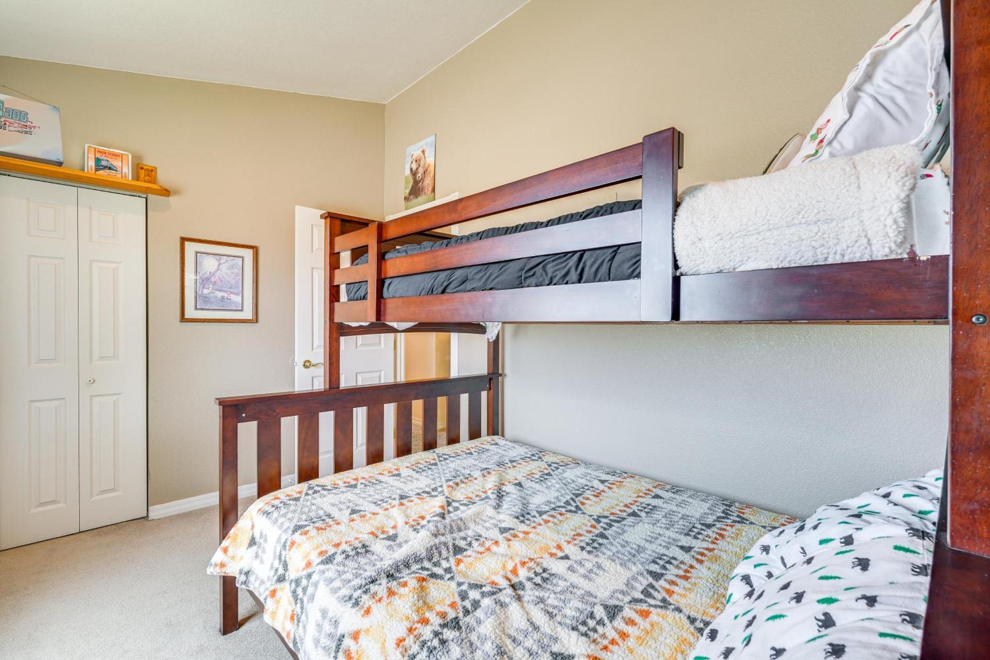 Inviting Great Falls Home With Wraparound Deck! 외부 사진