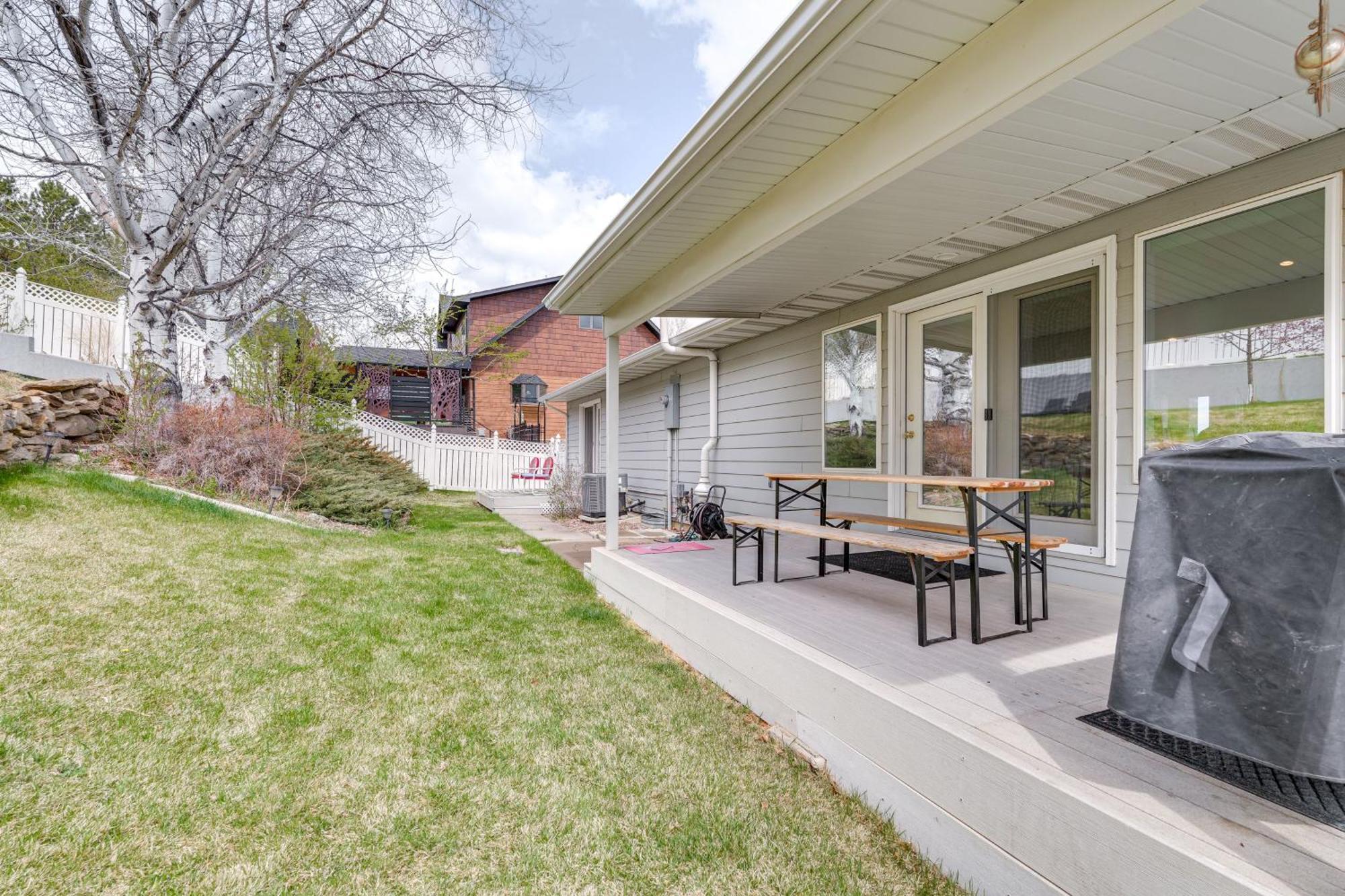 Inviting Great Falls Home With Wraparound Deck! 외부 사진