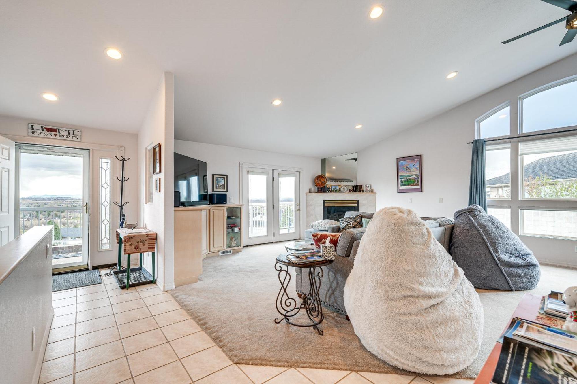 Inviting Great Falls Home With Wraparound Deck! 외부 사진